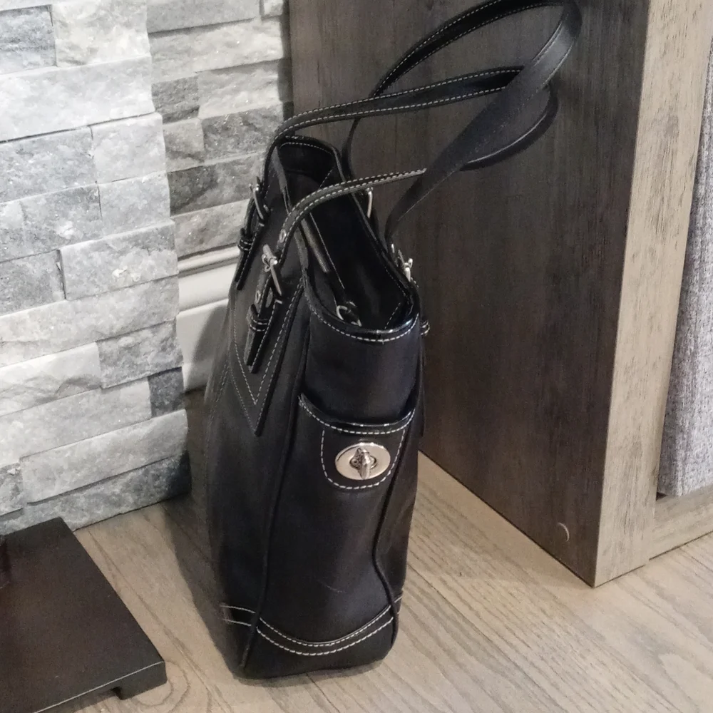 💝Coach Black leather purse Authentic - Picture 2 of 15